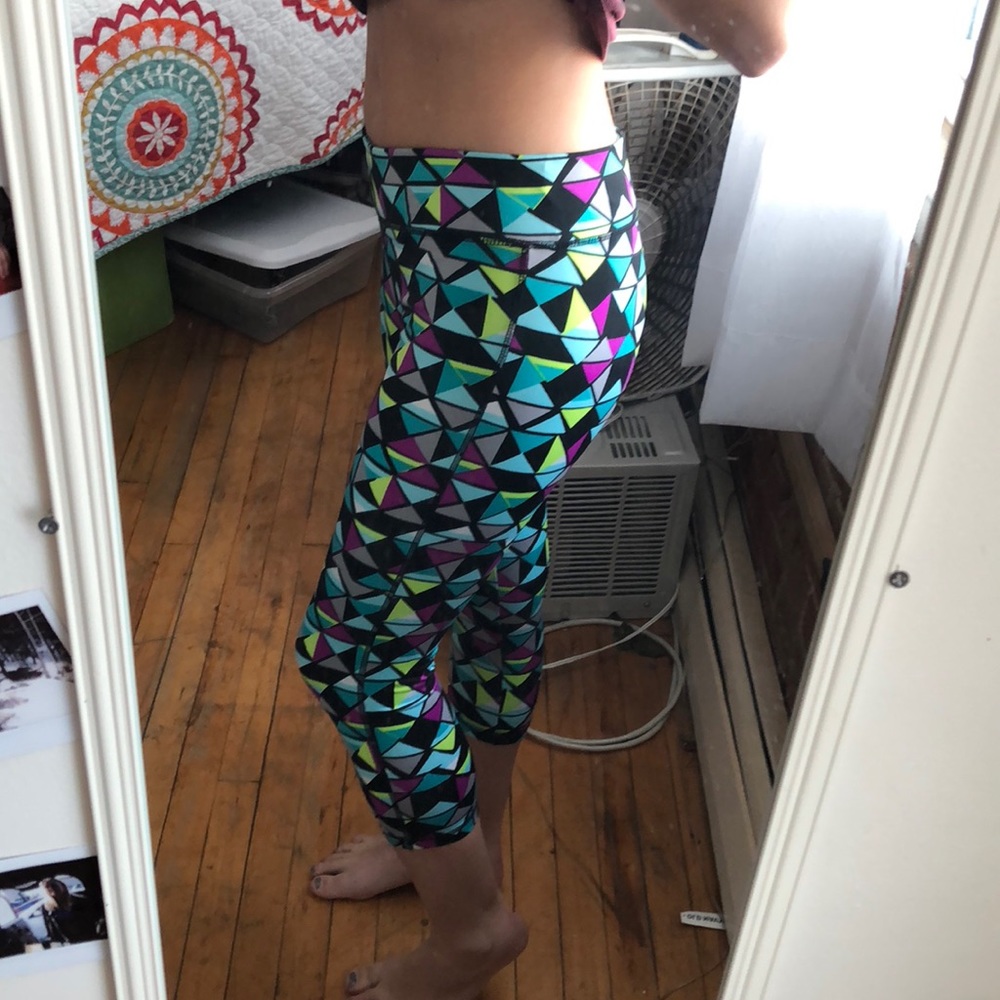 3/4 length geometric pattern workout leggins